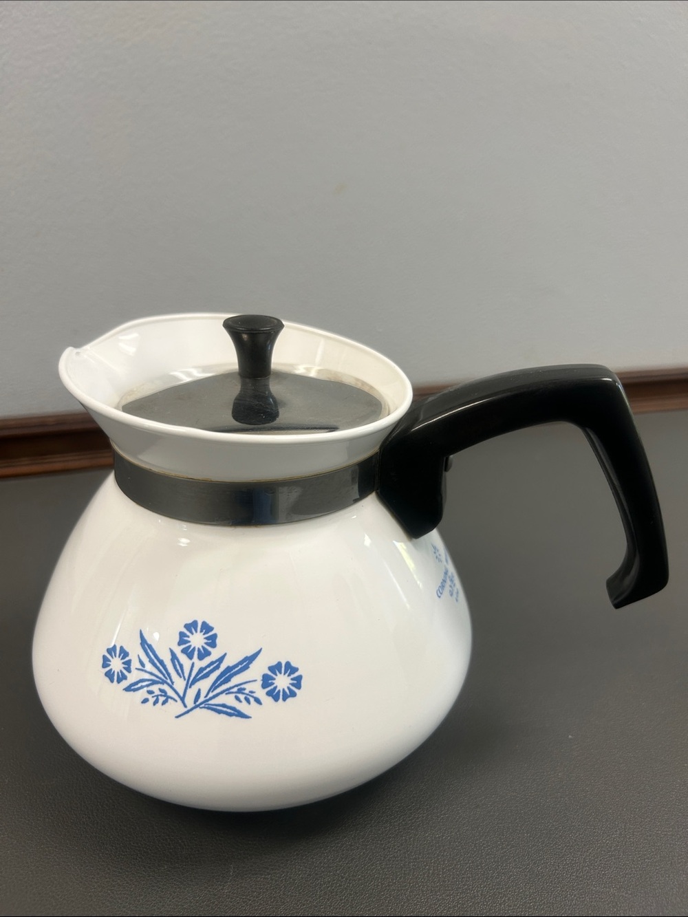 EUC Vintage Corning Ware Blue Cornflower Stovetop Teapot 6 Cup with Lid